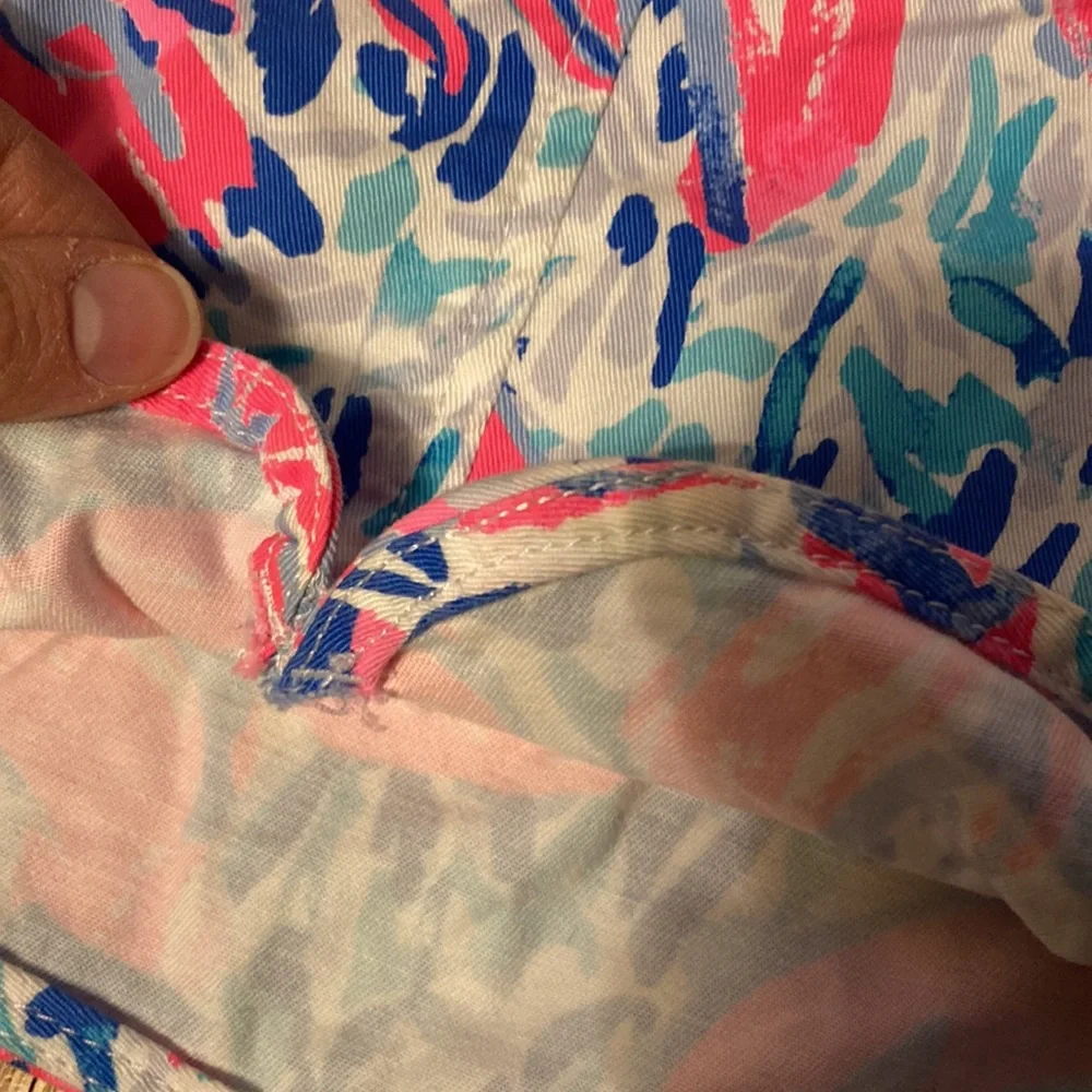 Sold!! Lilly Pulitzer Cosmic Coral Cracked Up Hazelle Stretch Shorts - Picture 4 of 6